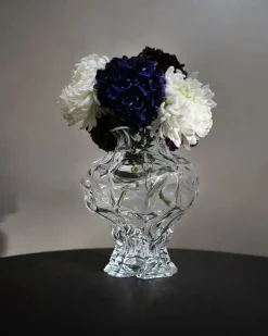 Ammonit Vase, new smoke fra Hein Studio