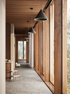 Annular Pendant Large fra Woud