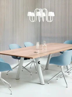 Apollo Chandelier 1065, hvid opalglas fra Hay