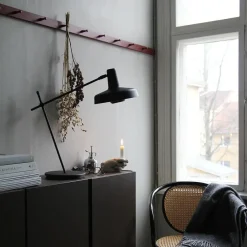 Arigato bordlampe fra Grupa