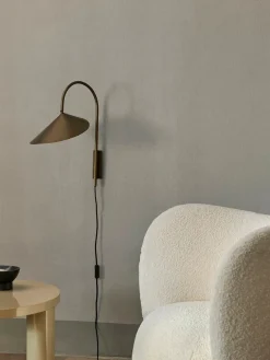 Arum Swivel Wall Lamp fra Ferm Living