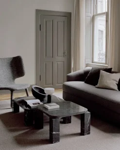 Atlas Sofabord 600x600, Costa Black Marble fra New Works