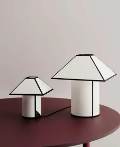 Ava Pyramid Table Lamp fra Hay