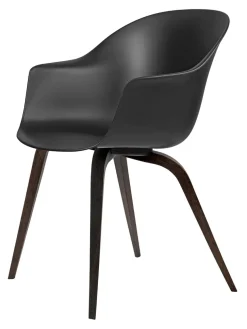 Bat Spisestol, wood base fra GUBI