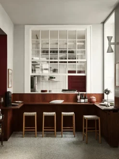 Betty barstol TK7 fra &Tradition