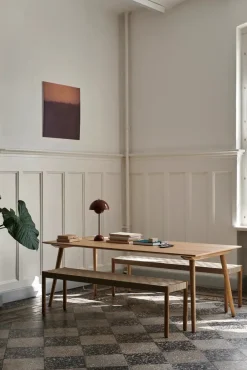 Betty bænk TK4 fra &Tradition