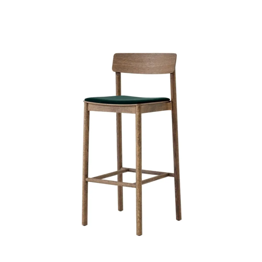 Betty TK17 Bar Chair fra &Tradition