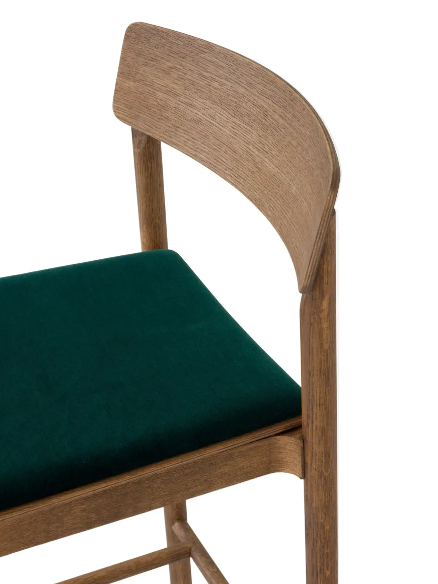 Betty TK17 Bar Chair fra &Tradition