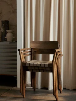 Betty TK9 Spisebordsstol, eg fra &Tradition