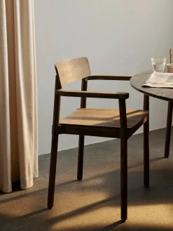 Betty TK10 Spisebordsstol, sortlakeret eg fra &Tradition