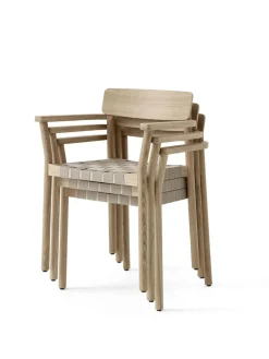 Betty TK9 Spisebordsstol, sortlakeret eg fra &Tradition