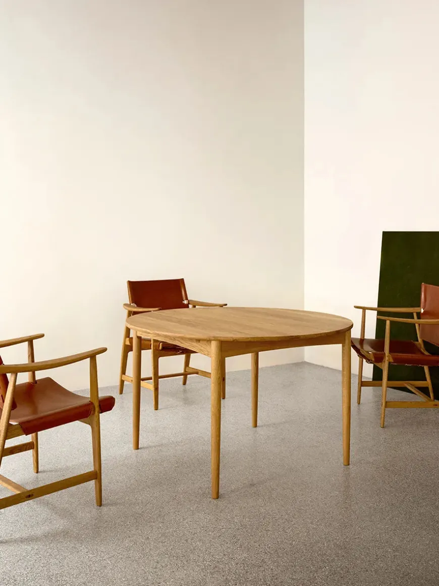 BM0121 Spisebord, olieret eg af Børge Mogensen