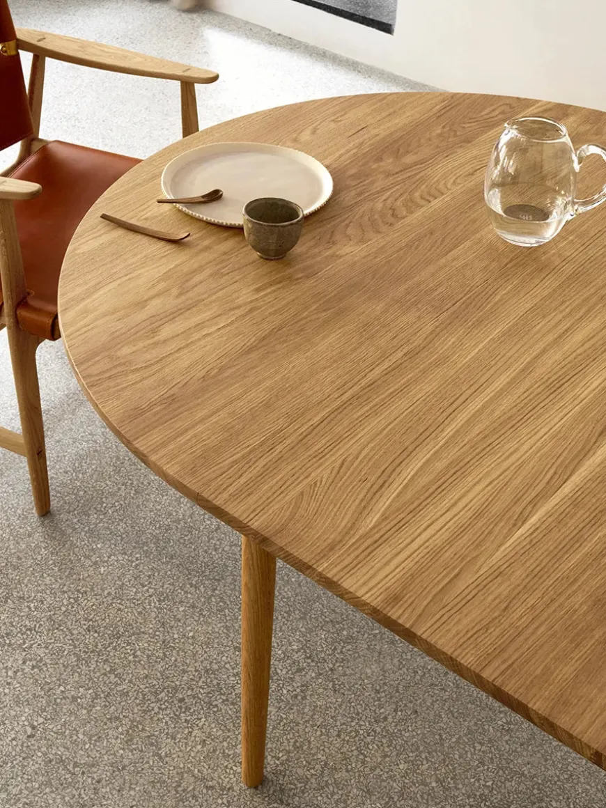 BM0121 Spisebord, olieret eg af Børge Mogensen