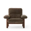 Brasilia Lounge Chair, Dark Stained Oak Sheepskin Root fra Audo Copenhagen