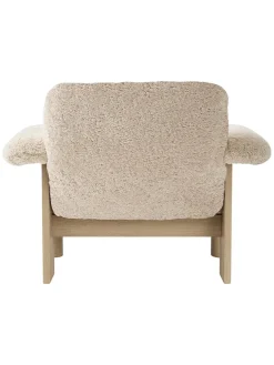 Brasilia Lounge Chair, low back, sheepskin fra Audo Copenhagen
