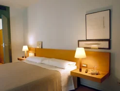 Básica M1 Bordlampe fra Santa and Cole