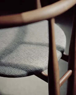 Bukowski Chair, valnød fra New Works