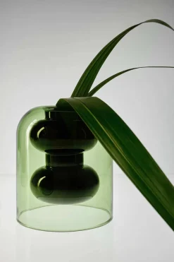 Bump Vase Cone Black fra Tom Dixon