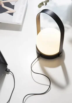 Carrie LED Bordlampe fra Audo Copenhagen