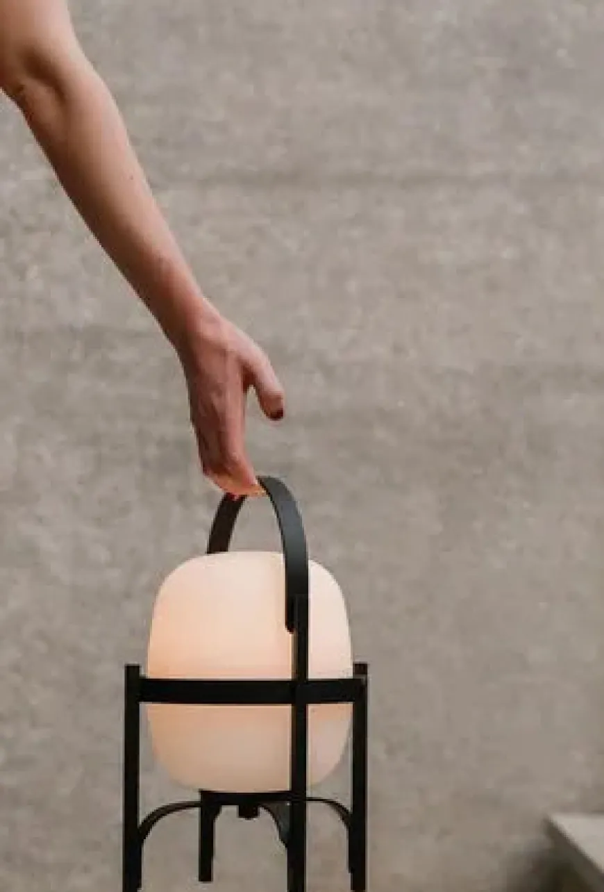 Cestita Alubat Bordlampe fra Santa and Cole