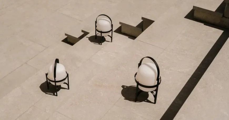 Cestita Alubat Bordlampe fra Santa and Cole