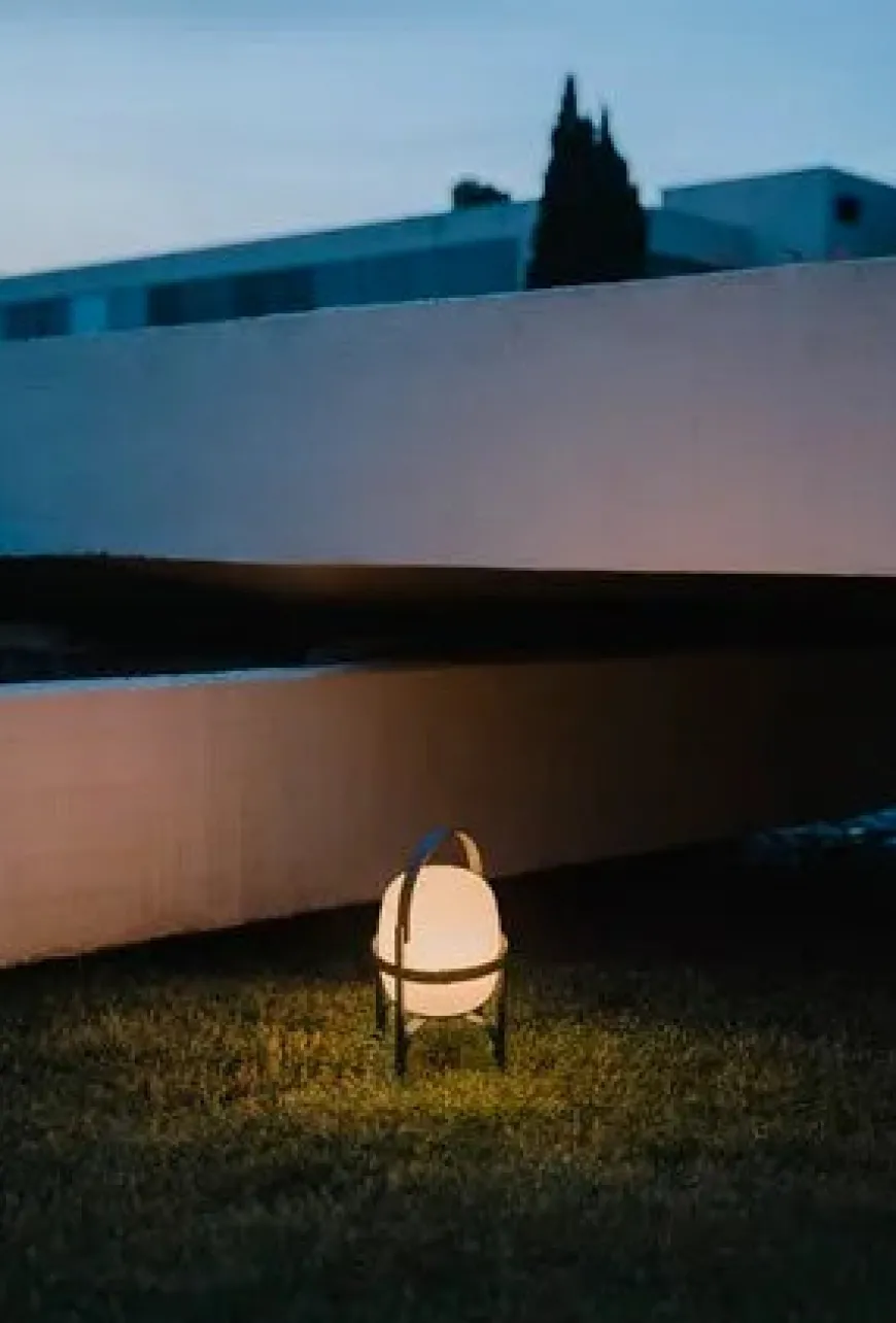 Cestita Alubat Bordlampe fra Santa and Cole