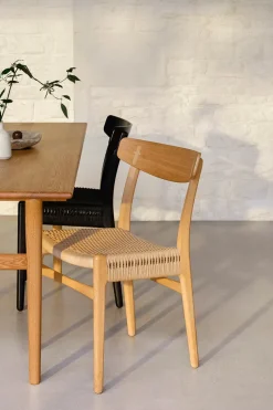 CH23 Spisestol, eg/valnød olie af Hans J. Wegner