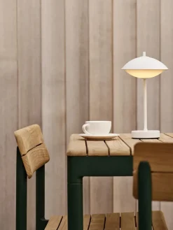 Clam Portable Lamp fra Fritz Hansen
