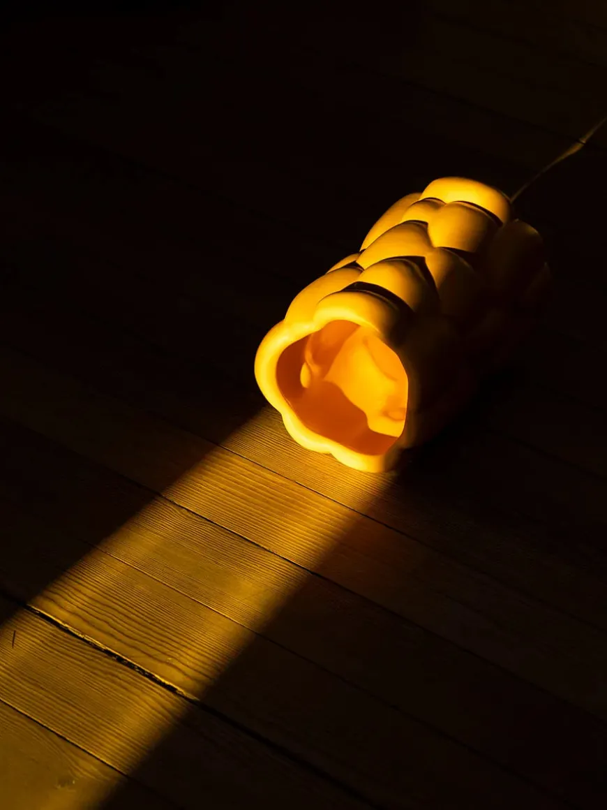 Cloud Vase, freesia yellow fra raawii