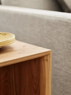 CM210 Taburet, kirsebærtræ af Cecilie Manz