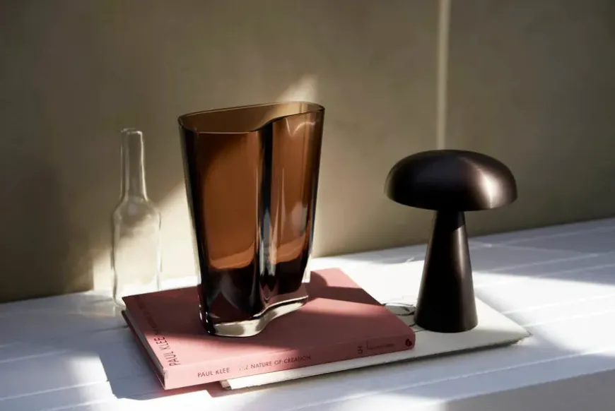 Collect Glass Vases, Smoked fra &Tradition