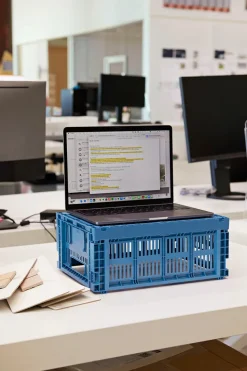 Colour crate M, off white fra Hay