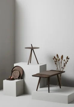 Come Here Side Table fra Woud