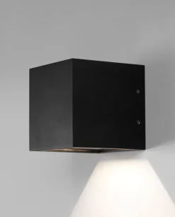 Cube XL væglampe i sort, down fra Light Point