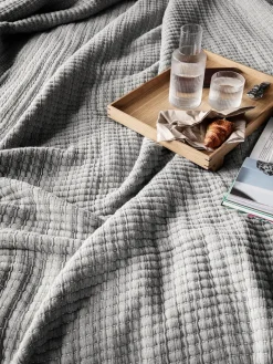 Daze sengetæppe fra Ferm Living