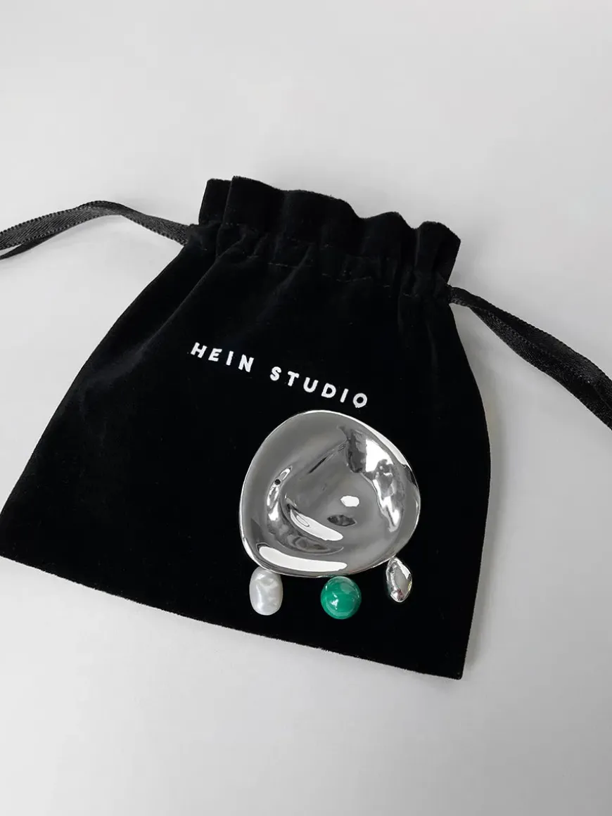 De La Mer Broach fra Hein Studio