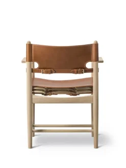 Den Spanske Spisebordsstol med armlæn af Børge Mogensen