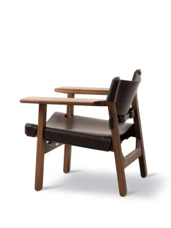 Den Spanske Stol i mørkebrun læder, eg sæbe af Børge Mogensen