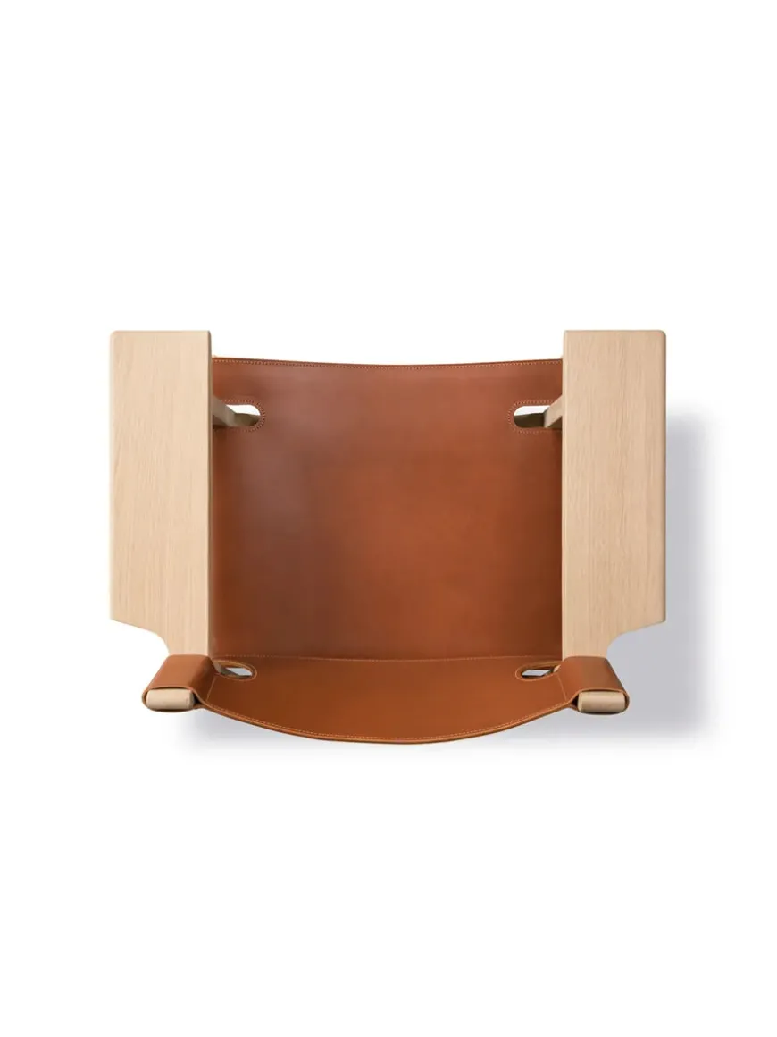 Den Spanske Stol i sort læder, valnød olie af Børge Mogensen