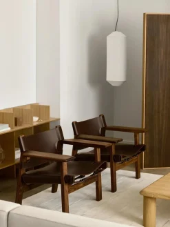 Den Spanske Stol i sort læder, valnød olie af Børge Mogensen