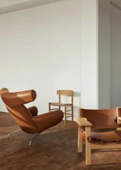 Den Spanske Stol i sort læder, eg sort lak af Børge Mogensen