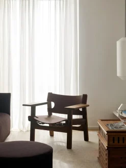 Den Spanske Stol i sort læder, eg sort lak af Børge Mogensen