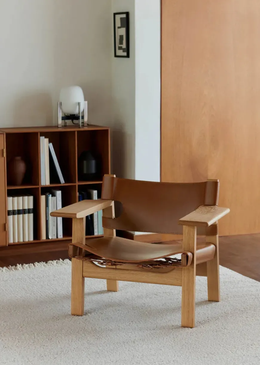 Den Spanske Stol i sort læder, røget eg olie af Børge Mogensen