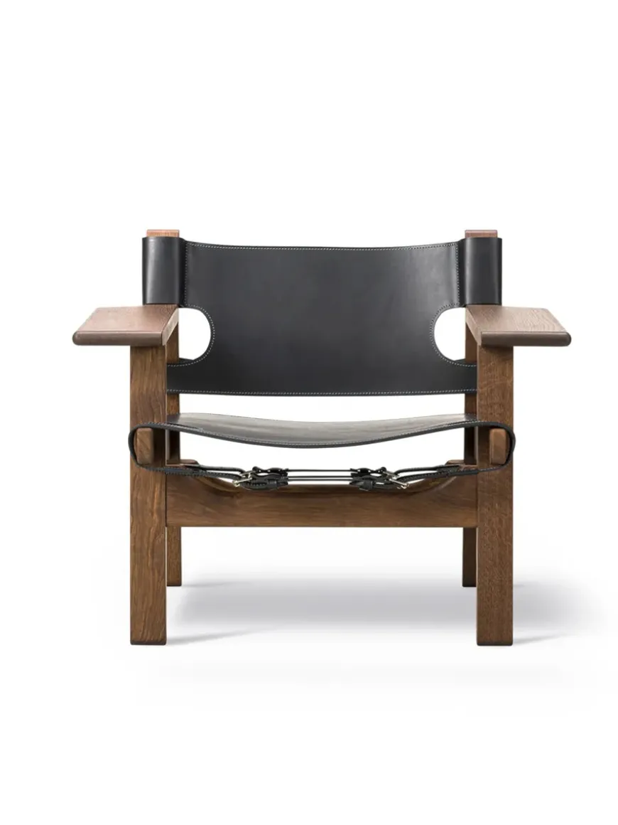 Den Spanske Stol i sort læder, eg olie af Børge Mogensen