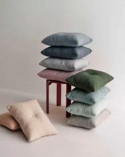 Dot Cushion Linen fra Hay