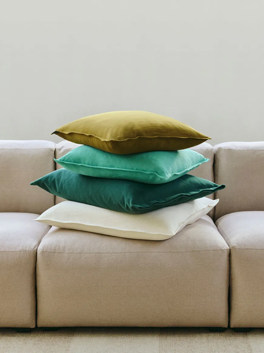 Dot Cushion Linen fra Hay