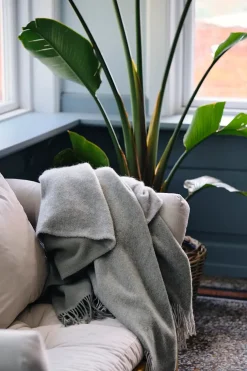 Drejø Plaid, grey mix fra Silkeborg Uldspinderi