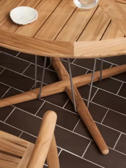 E022 Havebord, Ø80 fra Carl Hansen & Søn