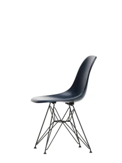 Eames Fiberglass Chair DSR, sortlakeret fra Vitra