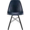 Eames Fiberglass Chair DSW, sortlakeret ahorn fra Vitra